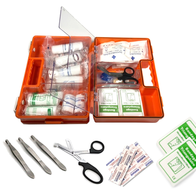 Equipos médicos de la emergencia plástica